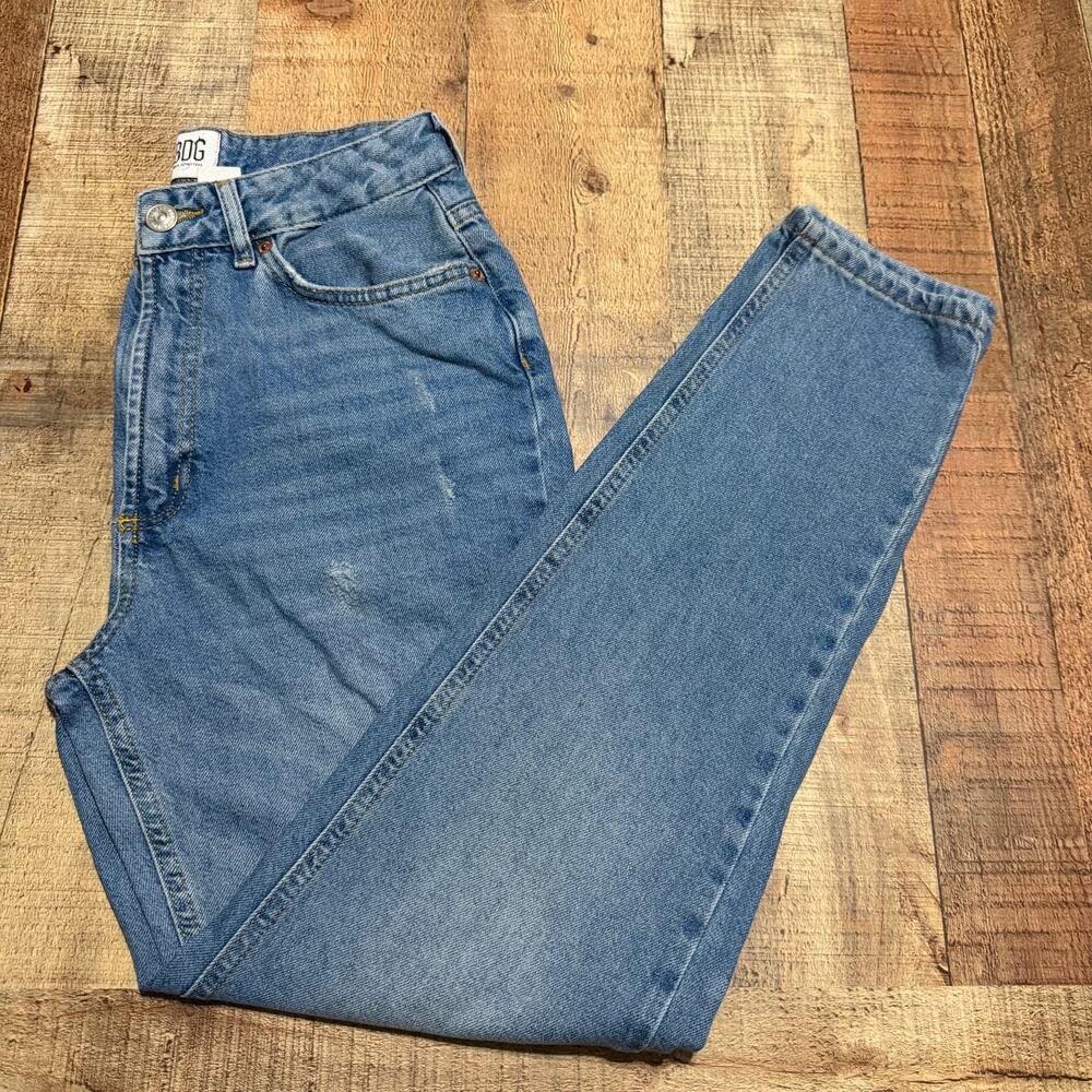BDG Wmns Medium Wash High Rise Mom Jeans Sz 27 Classic Minimalist Closet Staple